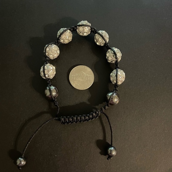 Elegant Black and Crystal Bracelet - Picture 2 of 3